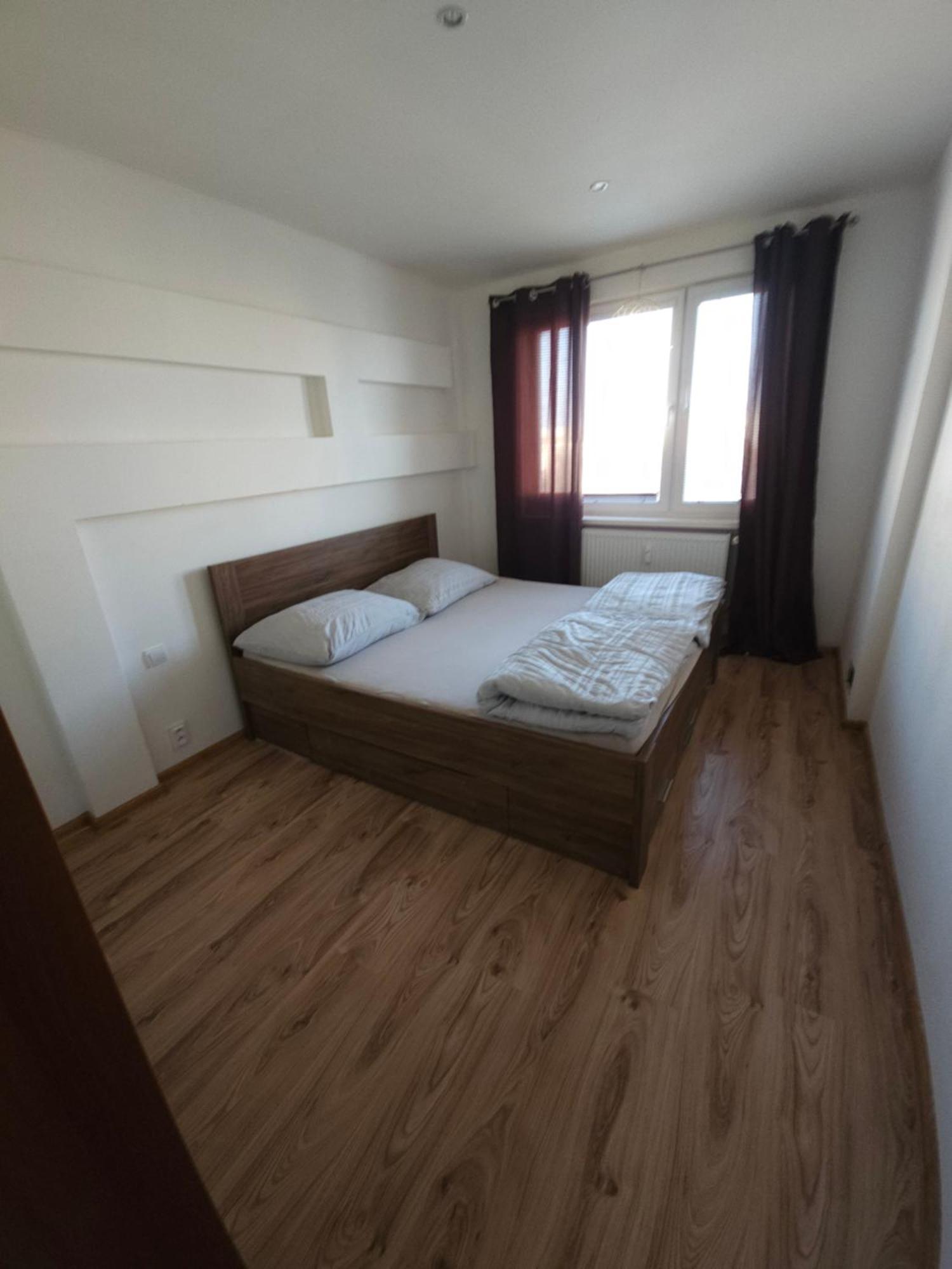 3 Izbovy Byt Privigye Szoba fotó